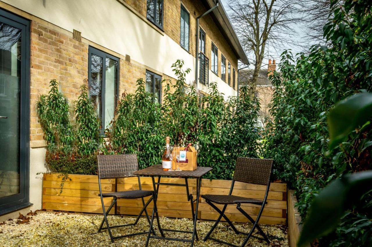 6 St Johns Mews York Exterior foto